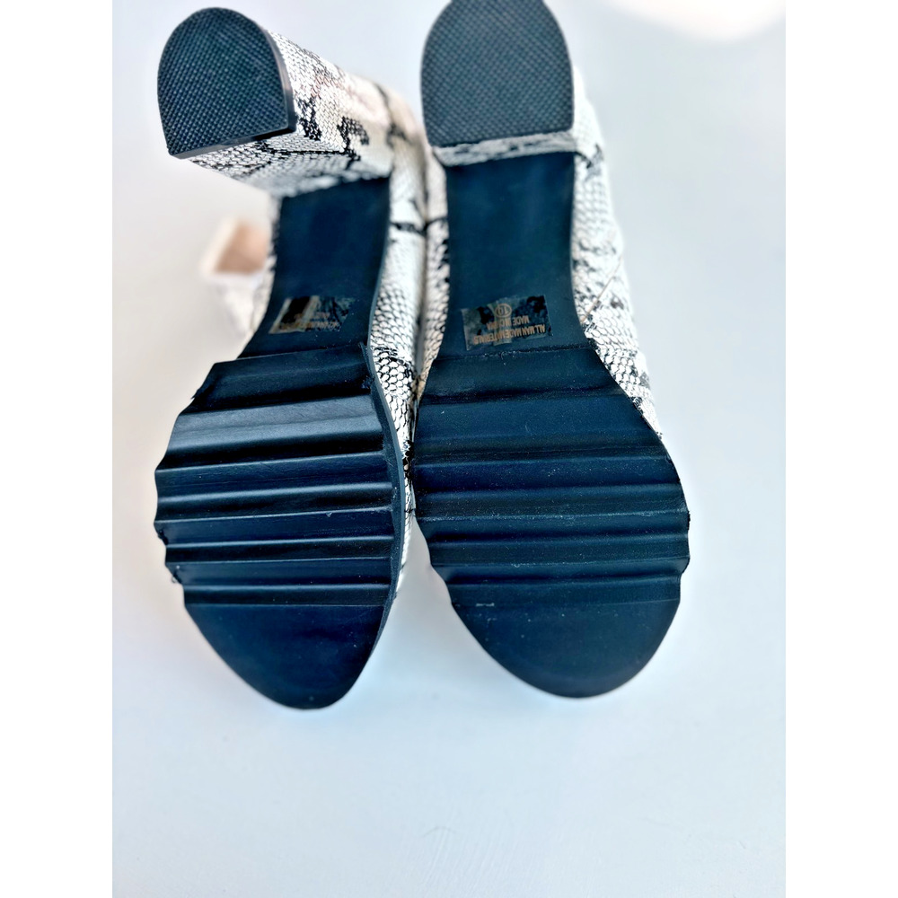 Chase + Chloe Women's Binx-1 Combat High Heel Ankle Boots Snakeskin Size 10 - Picture 8 of 8